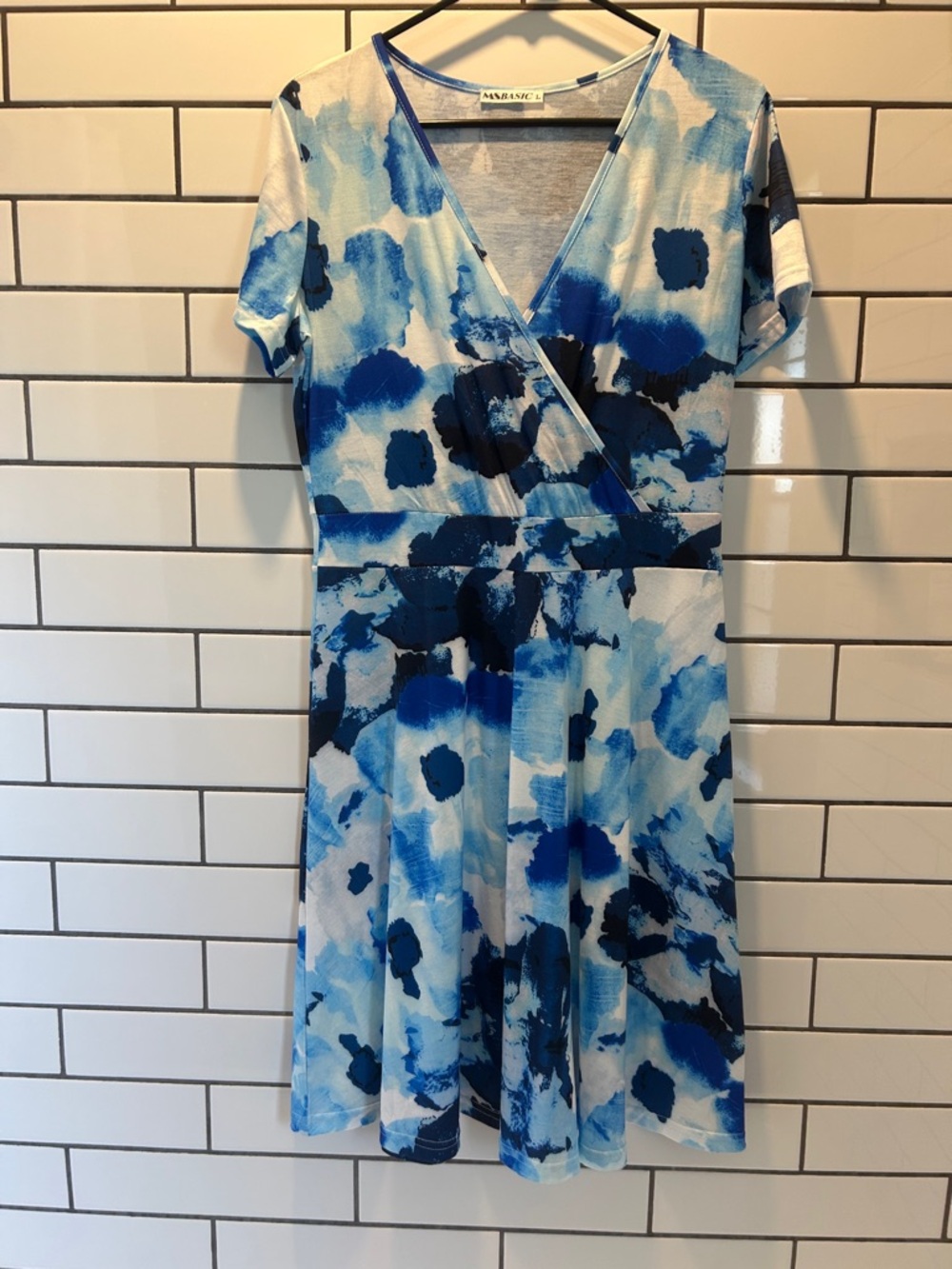 Msbasic Blue and White Abstract Print Wrap Dress